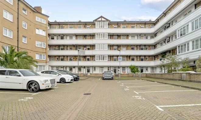 Недвижимость Rogers Estate, Globe Road: 8