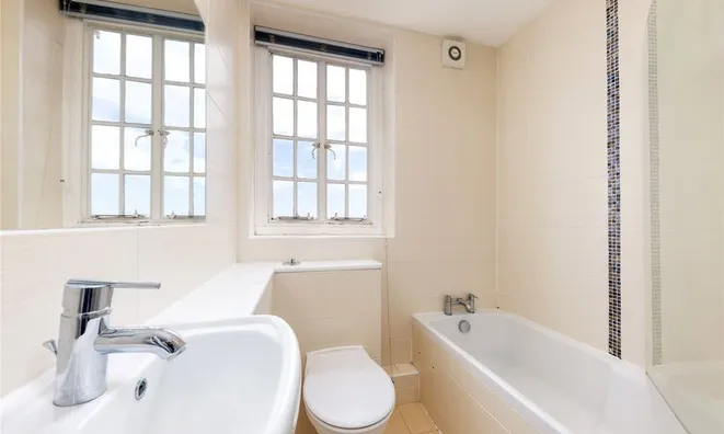 Недвижимость Swan Court, Chelsea Manor Street: 1