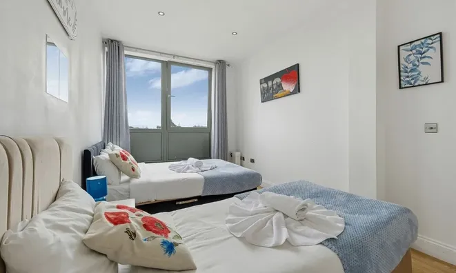 Недвижимость Gallery Apartments, 331 Commercial Road: 2