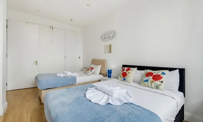 Недвижимость Gallery Apartments, 331 Commercial Road: 3