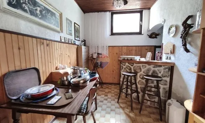 Недвижимость Трёхкомнатная квартира Вепринац: 2