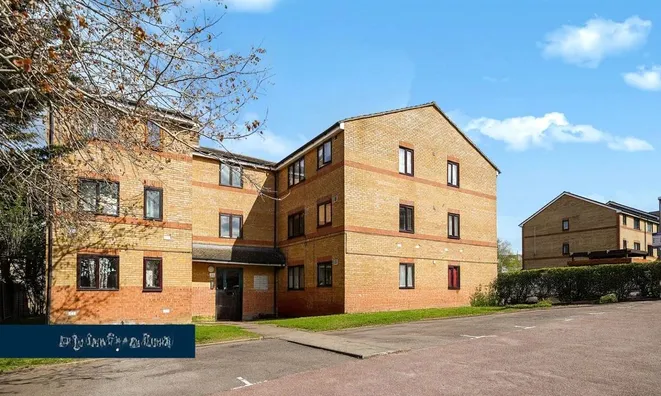 Недвижимость Draycott Close, Cricklewood: 2