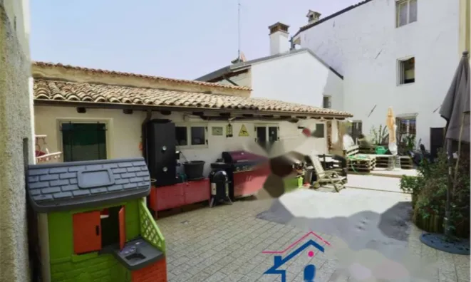 Недвижимость Четырехкомнатная квартира в центре Горизии: 11