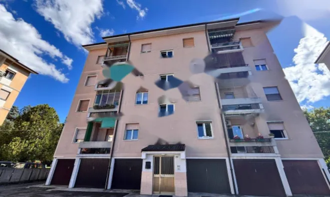 Недвижимость Четырехкомнатная в центре Горице: 2