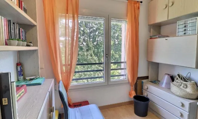 Недвижимость Attic flat 5 rooms: 5