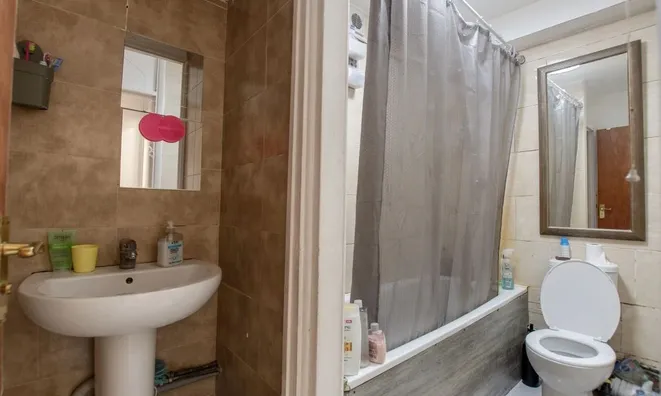Недвижимость Ainsworth Close: 1