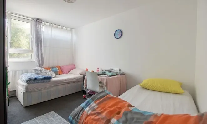 Недвижимость Ainsworth Close: 4