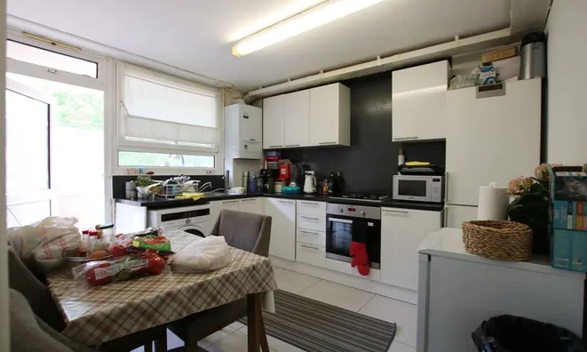 Недвижимость Ainsworth Close: 11