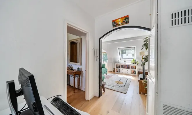 Недвижимость Highgate Hill: 2