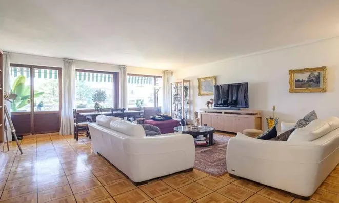 Недвижимость Apartment 6 rooms: 1