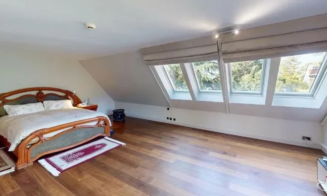 Недвижимость Attic flat 7 rooms: 3