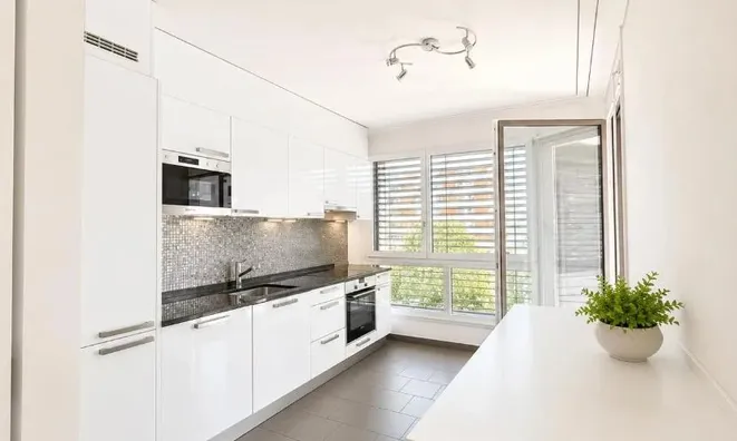 Недвижимость Apartment 4 rooms: 2