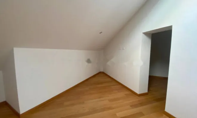 Недвижимость Двухкомнатная в Центре Горице: 11