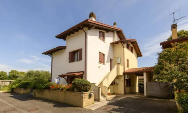 Недвижимость Четырехкомнатная Центр Гориция: 2