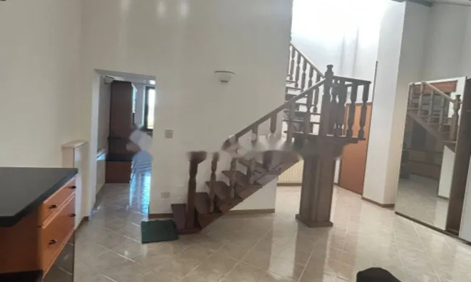 Недвижимость Трехкомнатная квартира в Гориции: 1