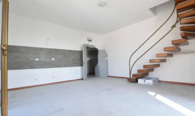 Недвижимость Трёхкомнатная Центр Гориция: 2