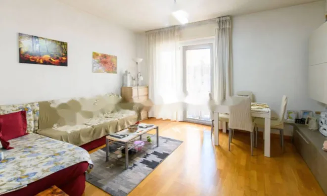 Недвижимость Квартира на улице Генерала Папы: 3