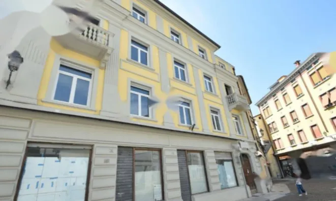 Недвижимость Двухкомнатная квартира в центре: 2