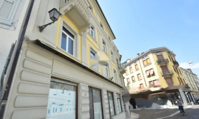 Недвижимость Двухкомнатная квартира в центре: 6