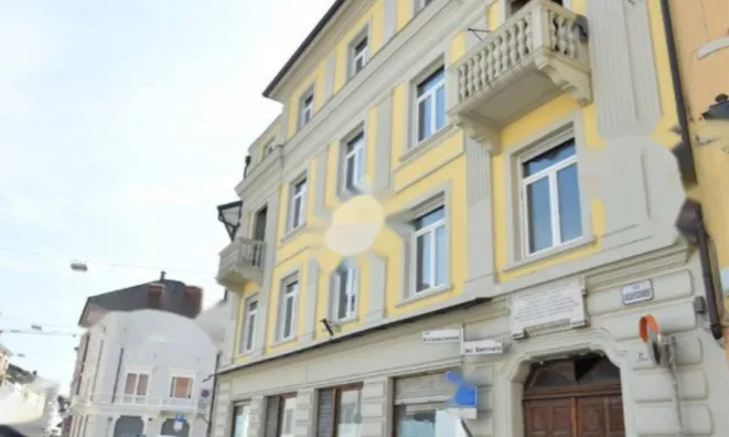 Недвижимость Двухкомнатная квартира в центре: 11