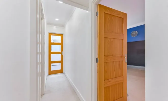 Недвижимость Бреймар Авеню, Ниисден, Лондон: 5