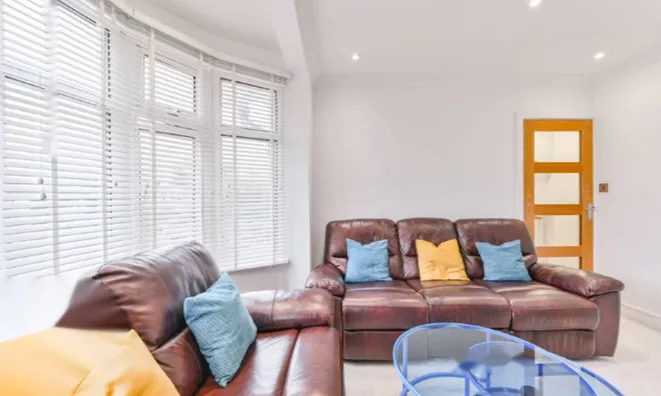 Недвижимость Бреймар Авеню, Ниисден, Лондон: 10