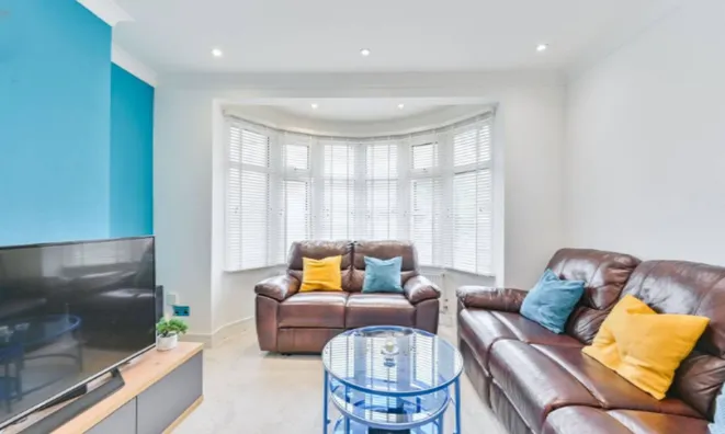 Недвижимость Бреймар Авеню, Ниисден, Лондон: 11