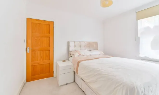 Недвижимость Бреймар Авеню, Ниисден, Лондон: 12