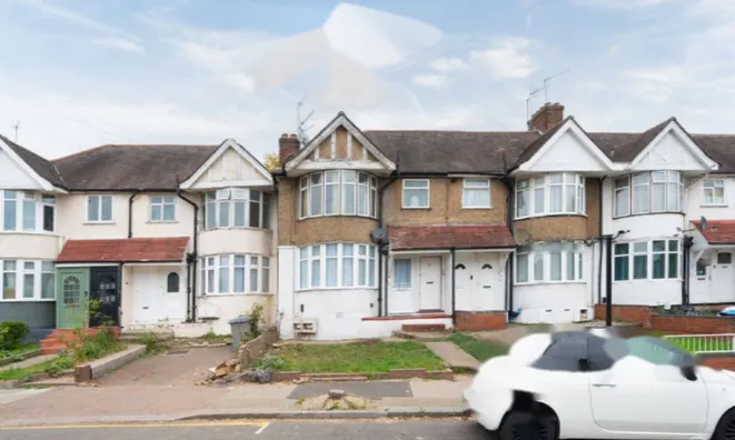 Недвижимость Бреймар Авеню, Ниисден, Лондон: 14