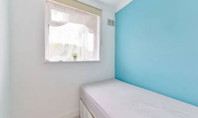 Недвижимость Бреймар Авеню, Ниисден, Лондон: 17