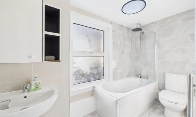 Недвижимость Дом на Дэнмарк Роуд, Лондон: 3