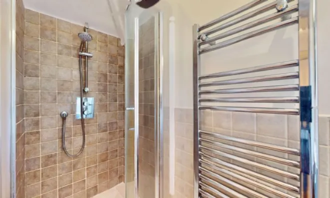 Недвижимость Эрскин Хилл, Хэмпстед Гарден Саберб: 2