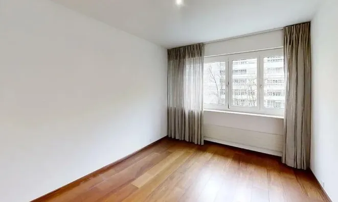 Недвижимость Apartment 8 rooms: 3