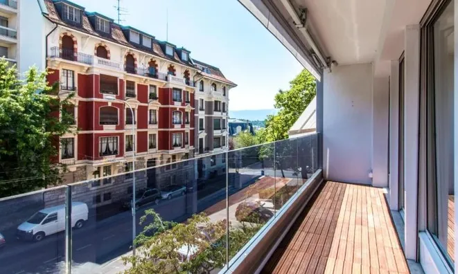 Недвижимость Apartment 8 rooms: 6