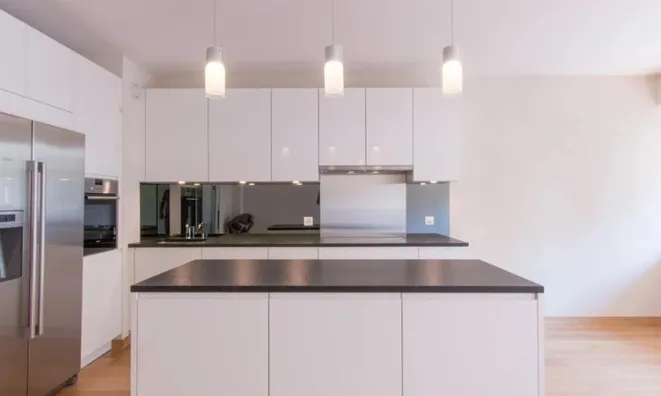 Недвижимость Apartment 8 rooms: 8