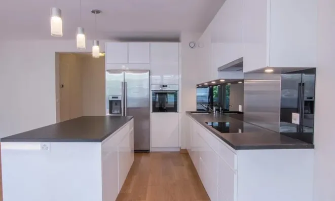 Недвижимость Apartment 8 rooms: 9