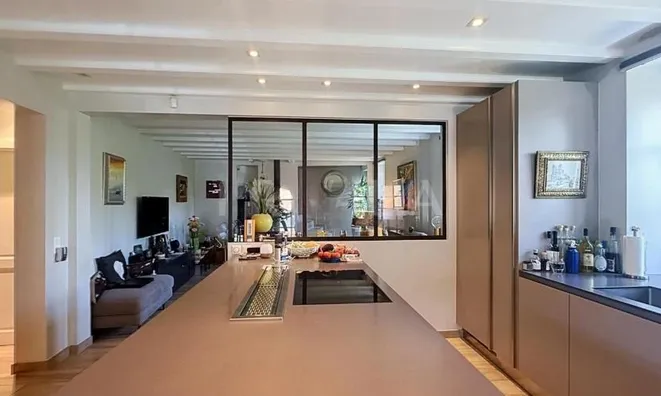 Недвижимость Single house 6 rooms: 3