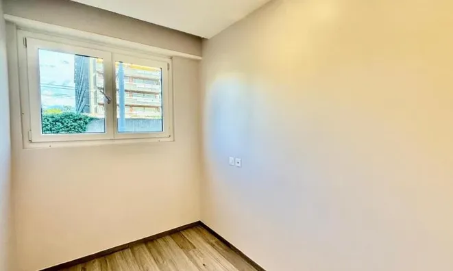 Недвижимость Apartment 5.5 rooms: 9