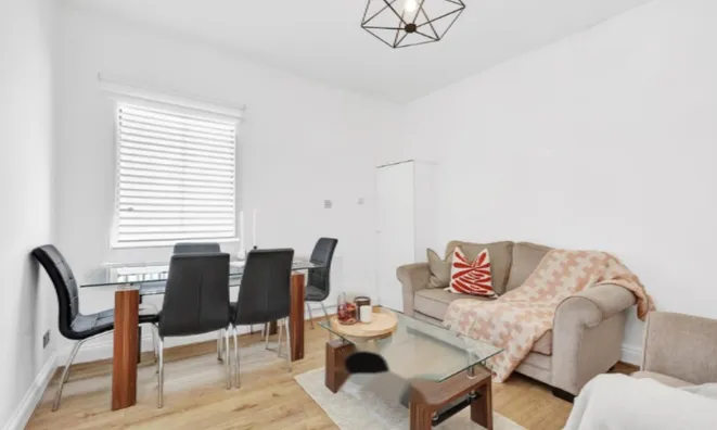 Недвижимость Сильвестер Пасс, Хакни Е8: 11