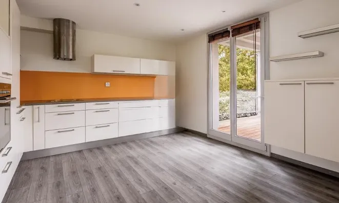 Недвижимость Single house 10 rooms: 2