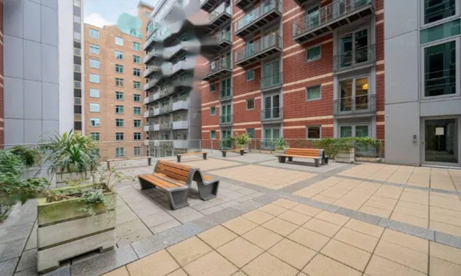 Недвижимость Саламанкская площадь: 5