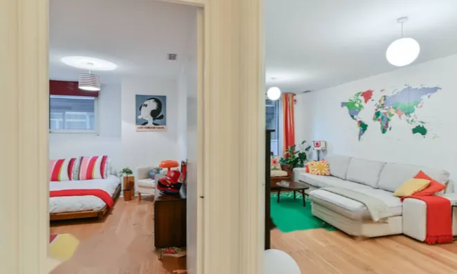 Недвижимость Саламанкская площадь: 7