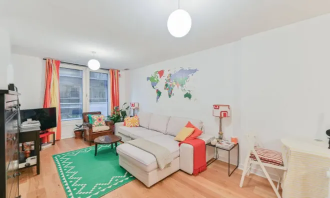 Недвижимость Саламанкская площадь: 8