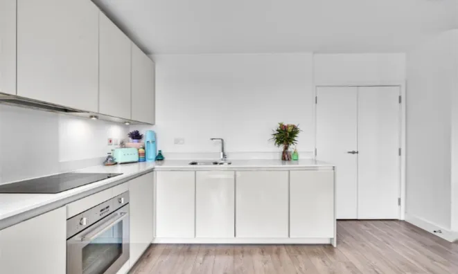 Недвижимость Нисден Лейн, Виллесден, Лондон: 2