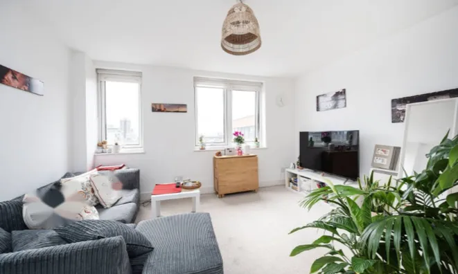 Недвижимость Коммерческая Роуд, Лондон: 6