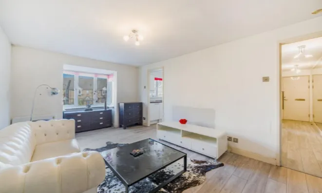 Недвижимость Кресент Стивенсона, Лондон: 10