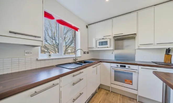 Недвижимость Кресент Стивенсона, Лондон: 12