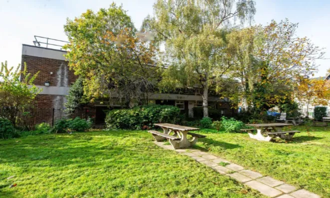 Недвижимость Дом на Пирскрофт Роуд: 2