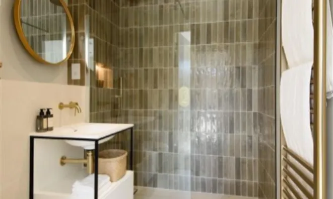 Недвижимость Арт-Сцен, Актон В3: 2