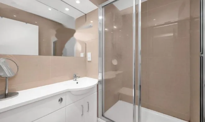 Недвижимость Клеркенуэлл Роуд, Лондон: 1